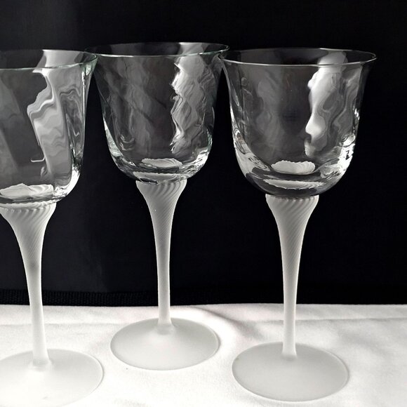 Valerie Frosted Wine Glass 8" set-3 Crystal Clear 8oz optic swirl satin stem - Picture 4 of 9